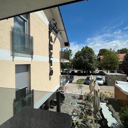 City Apartman Haz Balatonlelle Buitenkant foto
