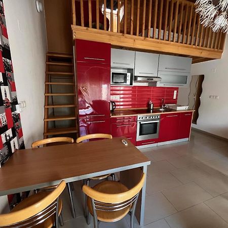 City Apartman Haz Balatonlelle Buitenkant foto