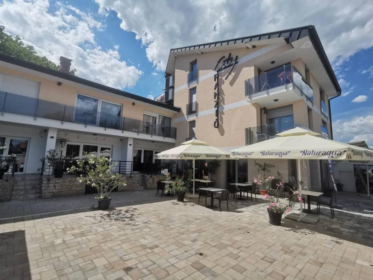 City Apartman Haz Balatonlelle Buitenkant foto