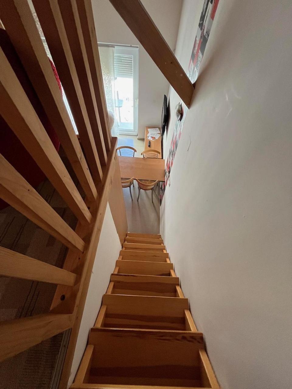 City Apartman Haz Balatonlelle Buitenkant foto