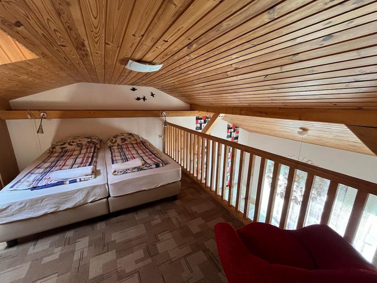 City Apartman Haz Balatonlelle Buitenkant foto