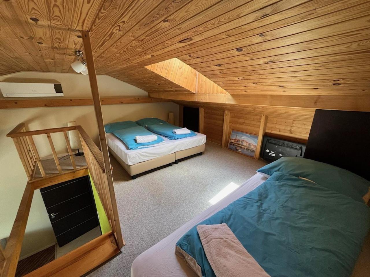 City Apartman Haz Balatonlelle Buitenkant foto