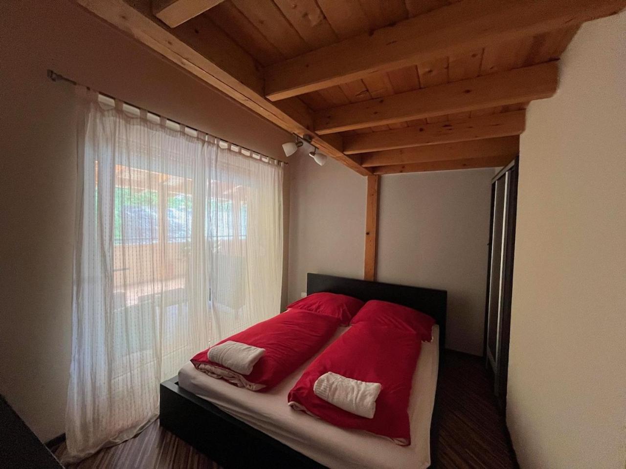 City Apartman Haz Balatonlelle Buitenkant foto