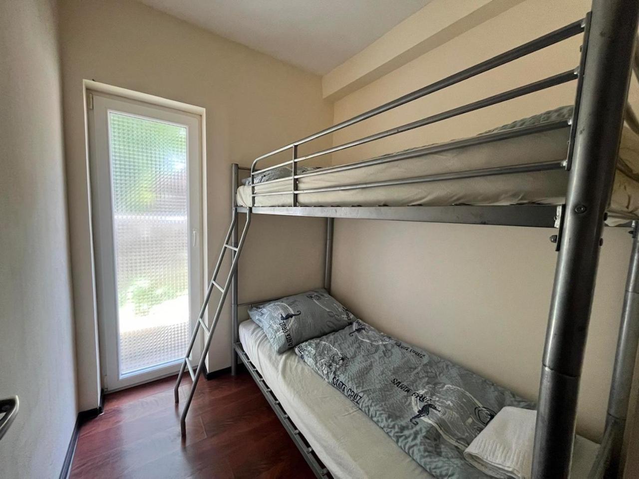 City Apartman Haz Balatonlelle Buitenkant foto