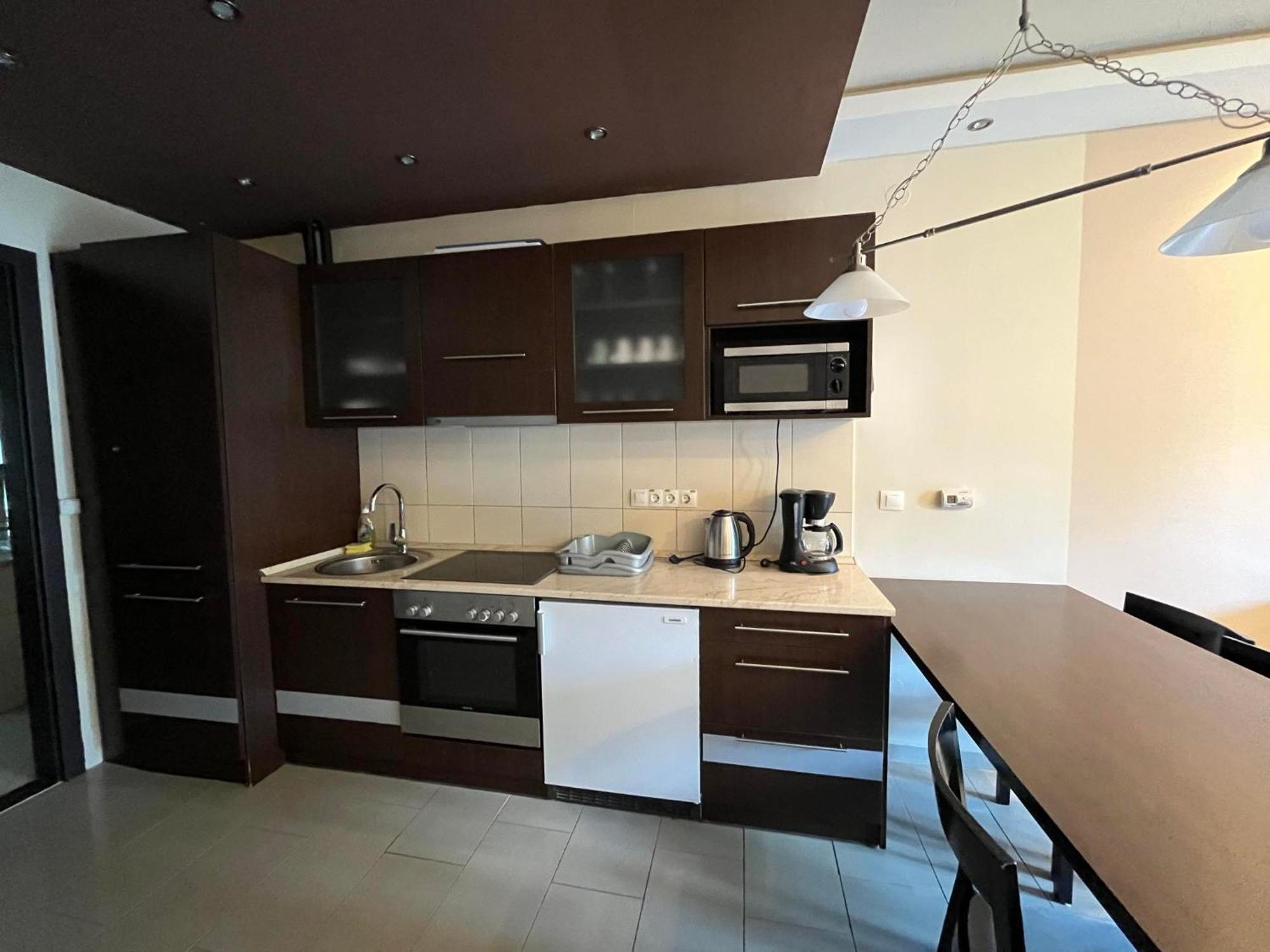 City Apartman Haz Balatonlelle Buitenkant foto