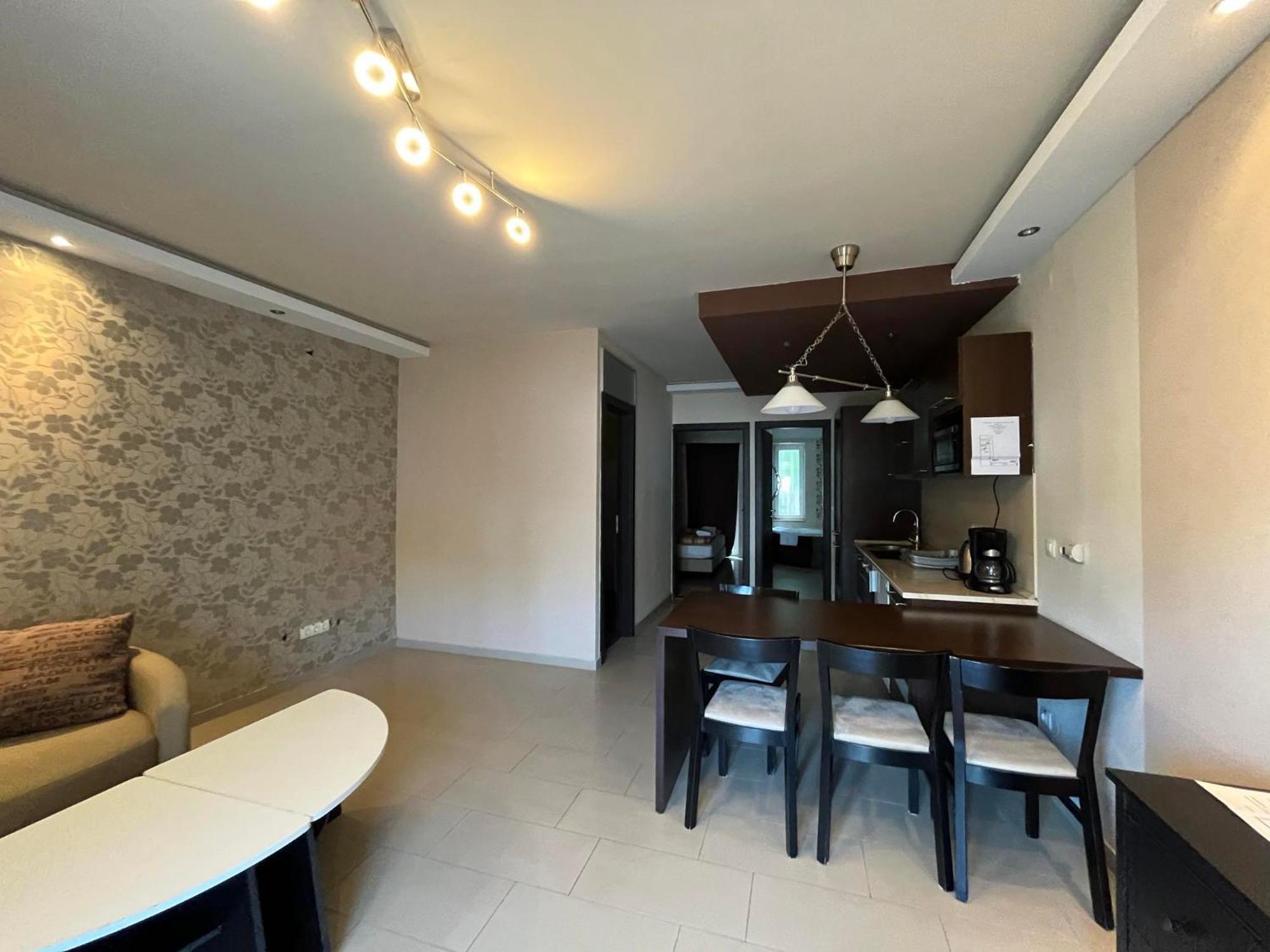 City Apartman Haz Balatonlelle Buitenkant foto