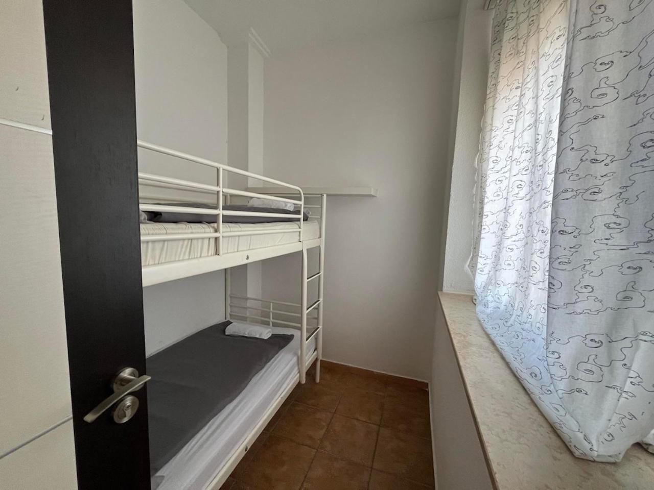 City Apartman Haz Balatonlelle Buitenkant foto